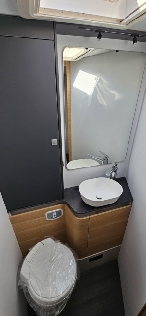 Les photos Adria Matrix 650 DC 60 Years Edition