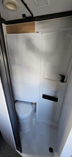 Les photos de l'Adria 640 SLB 60Y