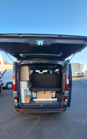 Les photos du pilote campervan CV505BC EVIDENCE